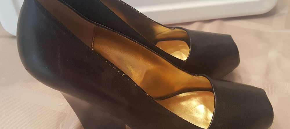 High heels - Picture 2 of 2
